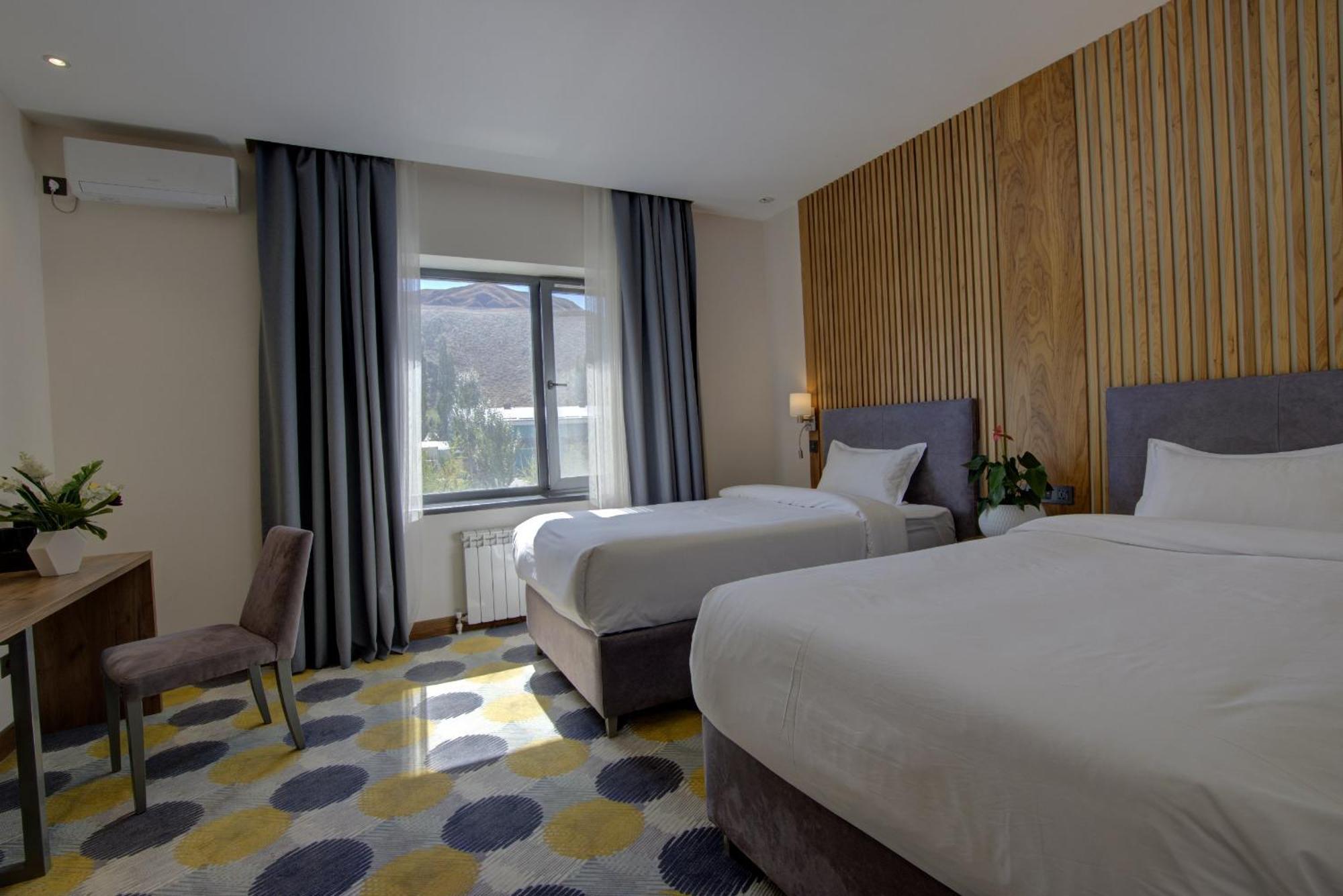 Naryn Grand Khan Tengri 4* מראה חיצוני תמונה