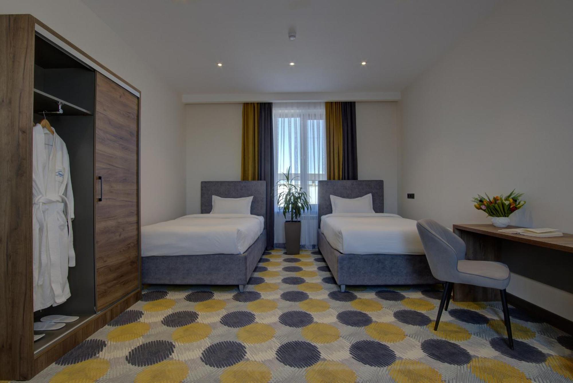 Naryn Grand Khan Tengri 4* מראה חיצוני תמונה