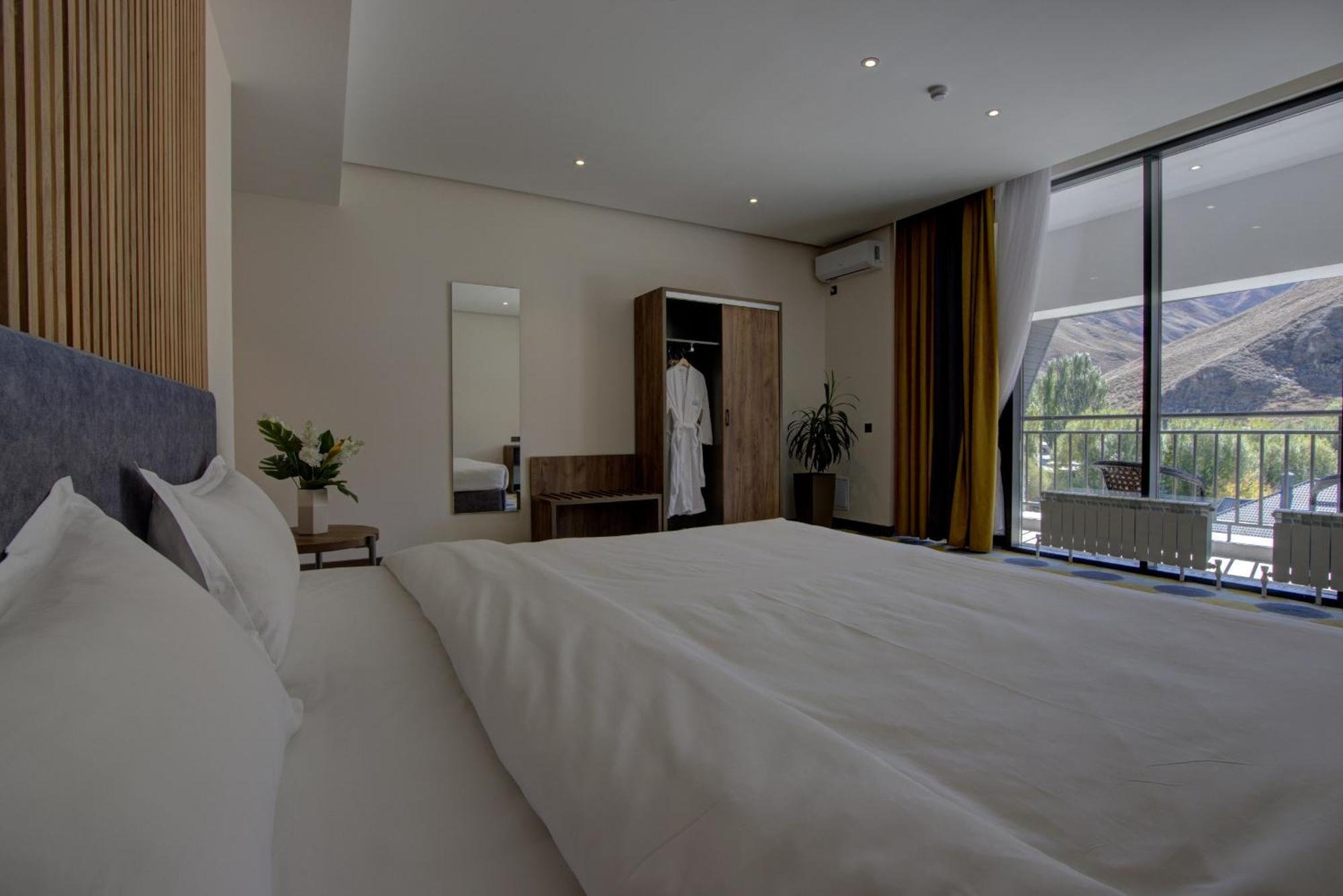 Naryn Grand Khan Tengri 4* מראה חיצוני תמונה