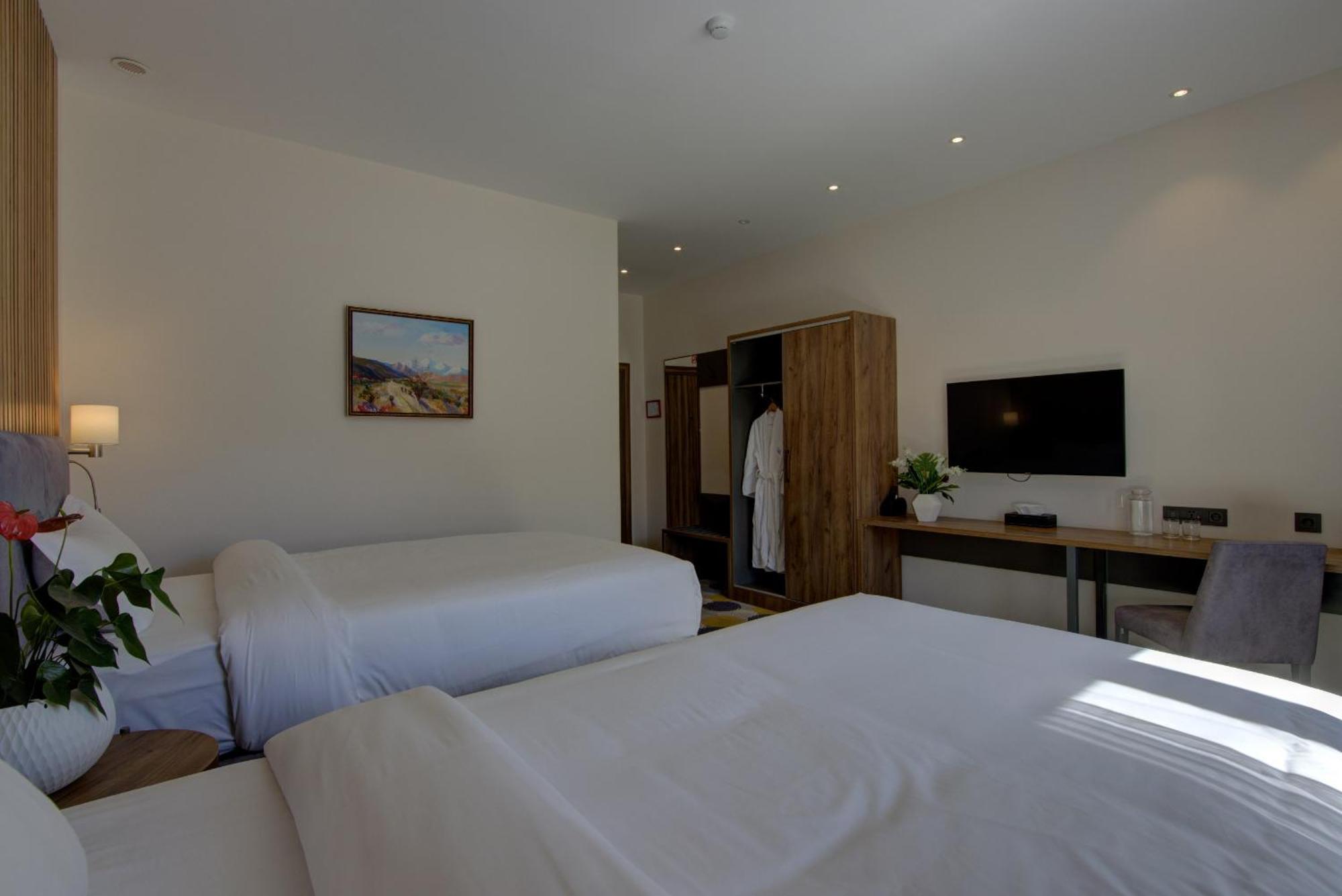Naryn Grand Khan Tengri 4* מראה חיצוני תמונה