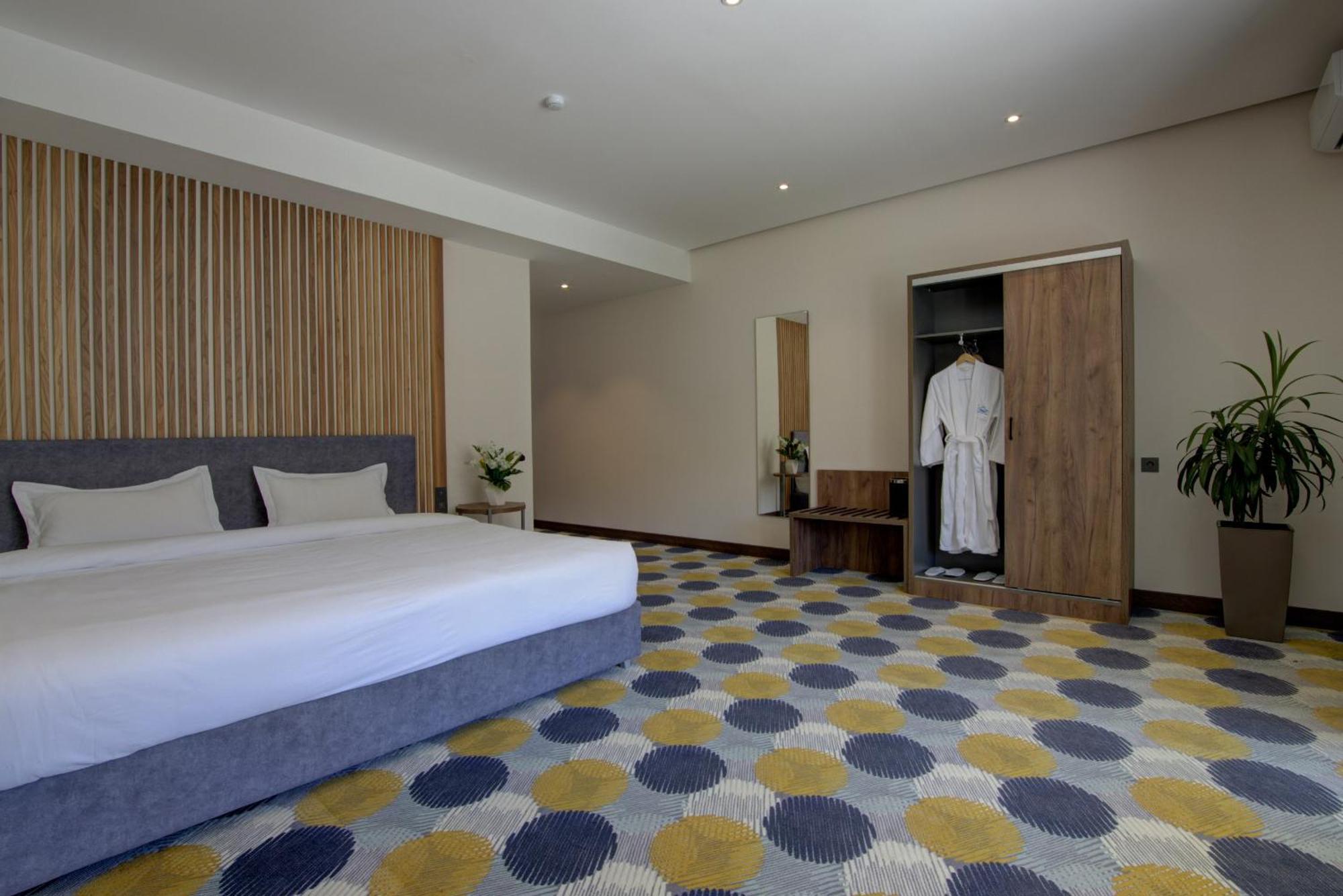 Naryn Grand Khan Tengri 4* מראה חיצוני תמונה
